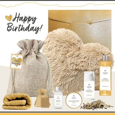 Geschenkset “Happy Birthday!” - 8 producten - 1220 gram - Triomf Cosmetica | Giftset voor haar Verjaardag Cadeau Gefeliciteerd Luxe wellness cadeaubox Vriendin Vrouw Moeder Cadeaupakket Hartje Liefde Geschenk Pakket Douchegel Gift Set Goud Geel