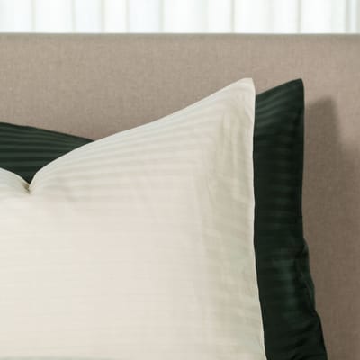Kayori Elin Dekbedovertrek Katoensatijn - 200x200-220 cm +2 slopen - Tweepersoons - Offwhite