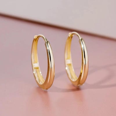 Huitan Minimalistische Ovale Hoop Oorbellen voor Vrouwen Subtiele Meisjes Oorpiercing Accessoires Dagelijks Dragen Mode Veelzijdige Sieraden Hot beige