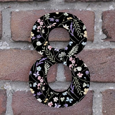 Huisnummer Arial 8 zwart met bloemen - Maat: Klein (10 cm) - zelfklevend - Huisnummerbord