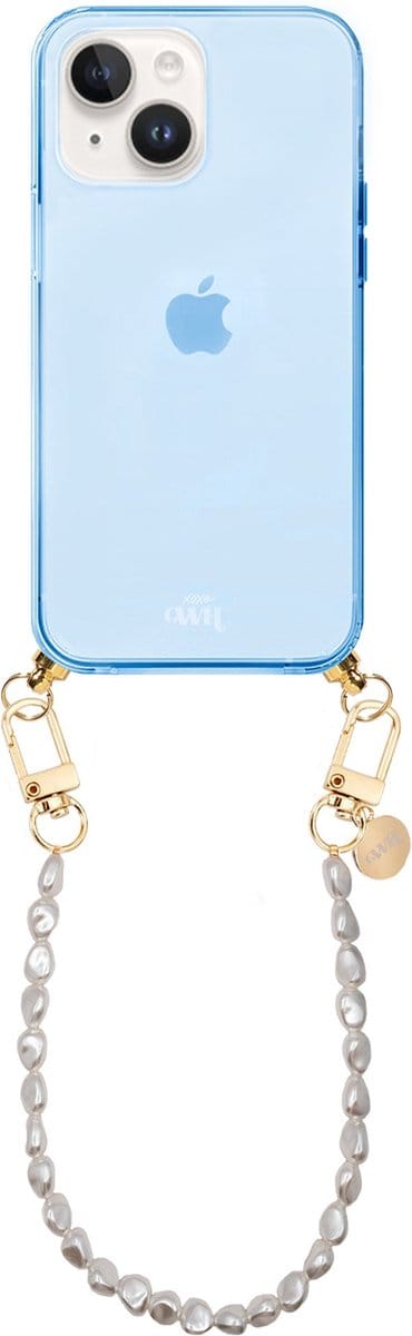 xoxo Wildhearts silicone case met koord - Blauw telefoonhoesje met koord - telefoonketting - Pearlfection - short - Cord Case - geschikt voor Apple iPhone 13 - Parelketting kort
