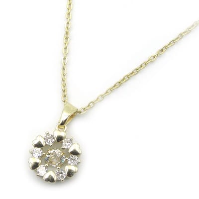 damescollier - goudkleurig - staal - ketting met hanger - bloem - rond met hartjes en strass
