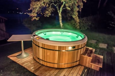 Nordic Warrior XL Elektrische Hottub 213 cm – 6 Personen - Massage Jets - LED verlichting