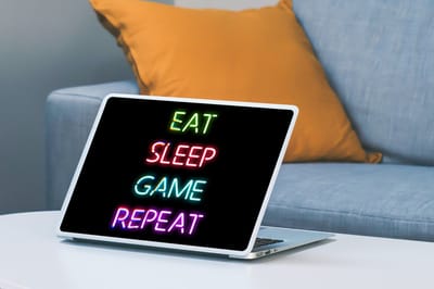 Laptop sticker - 12.3 inch - Gaming - Led - Quote - Eat sleep game repeat - Gamen - 30x22cm - Laptopstickers - Laptop skin - Cover - Schoolspullen tieners