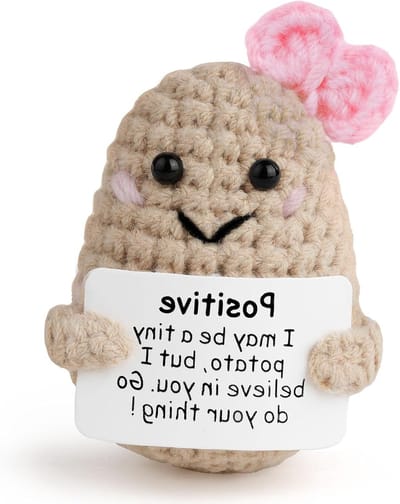 Grappige Gehaakte Pop met Positiviteitskaart, Geluks- en Verjaardagscadeau, Schattige Knuffel voor Feestdecoratie