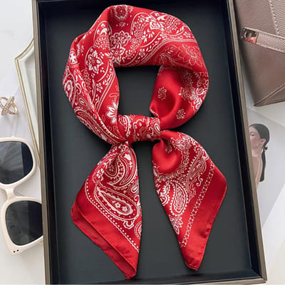 Nieuwe Zijden Vierkante Sjaal Dames Retro Paisley Cashew Print Neckerchief Vrouwelijke Foulard Hoofddoek Haarband Zachte Nek Tas Lint Satijn 70x70cm red