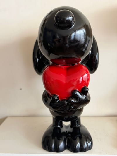 Goodyz- Figuren - Honden - Snoopy- Snoopy met hart - Zwart - 65cm hoog