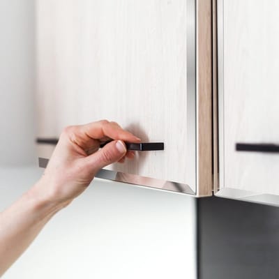 Zelfklevende RVS Wandlijst 1 x 5 m Flexibele Decoratieve Moulding met Spiegel Effect voor Meubel- en Wanddecoratie, Perfect voor Deur en Plafond Silver