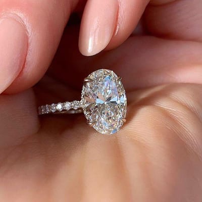 Huitan Bague de Doigt Ovale Bande Pierre CZ Éblouissante Brillante Sertissage Quatre Griffes Classique Cadeau d'Anniversaire de Mariage Pour Femme& Petite Amie 9&SILVER PLATED black