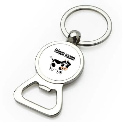 Akyol - kleine koe met eigen naam flesopener - Koe - boeren/koeien liefhebbers - iemand die houdt van koeien - verjaardag - cadeau - kado - geschenk - 9 bij 3 cm