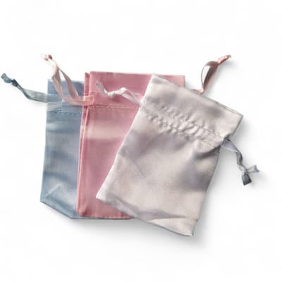 3 Satijn cadeauzakjes - mix - baby- geboorte