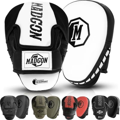 Pratzen met hoogwaardige bekleding voor optimale schokabsorptie. Boksvullingen met lange houdbaarheid voor vechtsport, MMA, kickboksen en boksen. Boxpads met ideale pasvorm - 1 paar met zak!