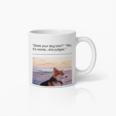 Does Your Dog Bite? No, She Judges Mok 330ml – Grappige Koffiebeker Cadeau voor Hondenliefhebbers & Huisdiereigenaren