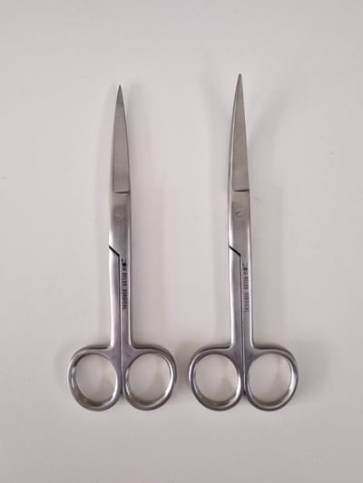 Belux Surgical Instruments /TandHeelkundige schaar in inox Scherp/Scherp -CVD &STR -Set van 2 -RVS -16 CM - In doos