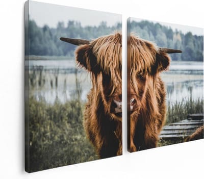 Artaza Canvas Schilderij Tweeluik Schotse Hooglander Koeienkop Bij Een Meer - 120x80 cm - Wanddecoratie Woonkamer - Schilderijen - Muurdecoratie