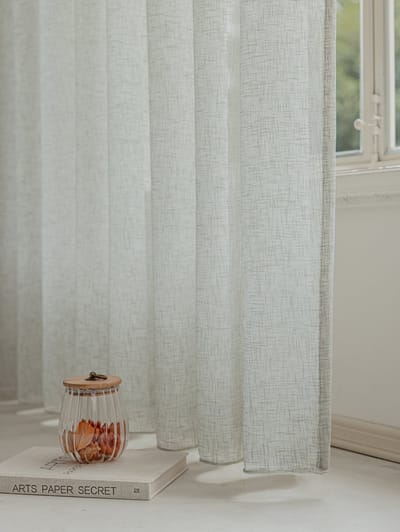 Maroyathome Bibiana - Vitrage - Kant en klaar - Plooiband - Loodveter - Schelphaken - Embrasse - LICHTGRIJS GROEN - 150 x 250 cm - 150 cm breed - 250 cm lengte - 1 stuks