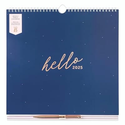 Wekelijkse Gezinskalender 2025 - Familieplanner met ruimte voor 5 leden - Marineblauw & Roségoud A4 met Maaltijdplannen, Boodschappenlijstjes en Opbergvak