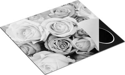Chefcare Inductie Beschermer Roze Rozen Achtergrond - Bloemen - Zwart Wit - 60x50 cm - Afdekplaat Inductie - Kookplaat Beschermer - Inductie Mat