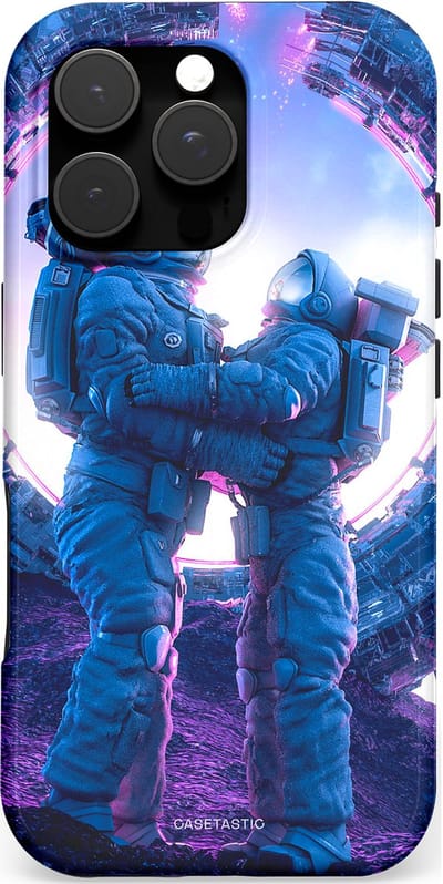 Casetastic hoesje geschikt voor Apple iPhone 16 Pro - MagSafe - Dubbellaagse bescherming - Ruimtereis vol liefde - Fashion Case - Donkerblauw Lavendel