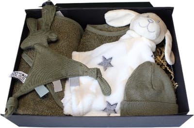 Cadeau baby, knuffeldoek hond, badcape, slab, speendoek, mutsje, kraam cadeau jongen, kraammand