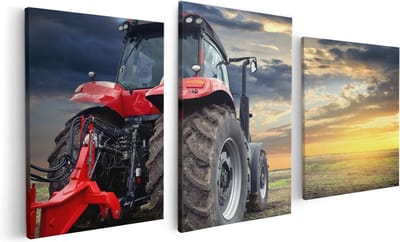 Artaza Canvas Schilderij Drieluik Rode Tractor bij Zonsondergang - Trekker - 120x60 - Foto Op Canvas - Canvas Print