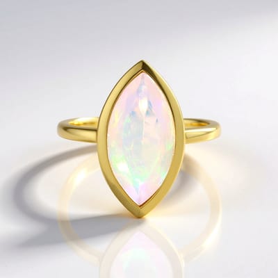 Cavill - Welo Opaal Ring 1,964 ct - 925 Sterling Zilver met Vergulding - Marquise Geslepen Opaal - Bezel Zetting - Elegante Zilveren Ring Dames