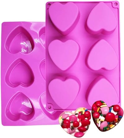 Siliconen mal met 6 gaten in de vorm van een hart. Geschikt voor het maken van chocolade, cake, gelei, pudding, handgemaakte zeep en snoep. De set bevat 2 mallen.