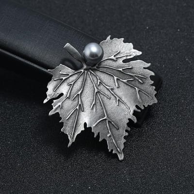 Vrouwen Meisjes Zilverkleur Bloem Bladeren Parel Emaille Spelden Broches Klassiek Vintage Plantenserie Badges Corsage Stof Jas Sieraden gray
