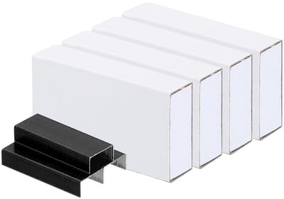 4 Stuks Mini Nietjes 3/16 Inch Lengte, 1000 Nietjes Per Verpakking, Ideaal voor Thuis en Kantoor, Zwart Metaal zonder Opbouw