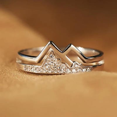 Huitan Bague de Doigt Créative en Forme de Montagne pour Femmes Zircone Cubique Brillante Exquise Bagues Féminines Fête Port Quotidien Bijoux Déclaration 7 brown
