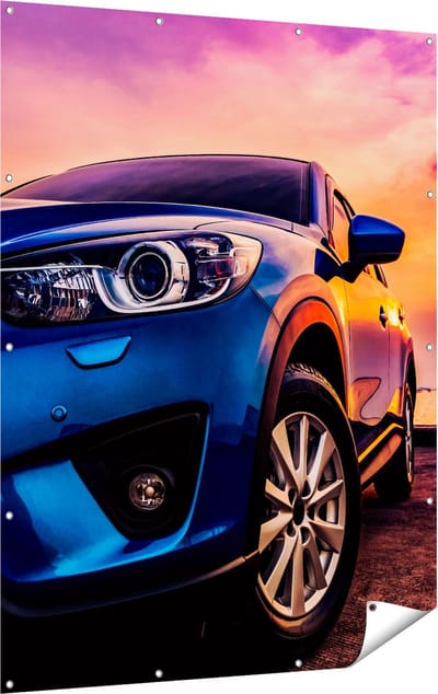Gards Tuinposter Blauwe Sportwagen Auto bij Zonsondergang - 120x160 cm - Tuindoek - Tuindecoratie - Wanddecoratie buiten - Tuinschilderij
