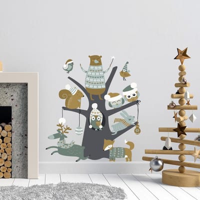 Kerststicker: De magische boom van bosdieren - Kerststickers - Feestelijke decoraties - 90x135cm