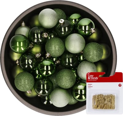 Kerstballen - 48x st - donkergroen - 6 cm - kunststof - met kerstbalhaakjes goud