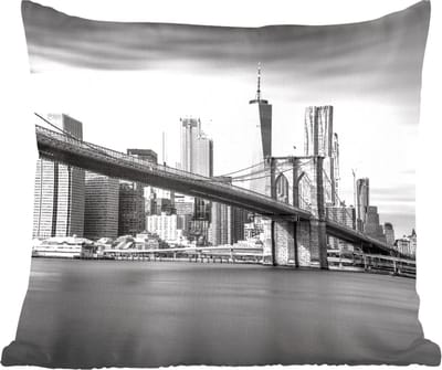 Sierkussens - Kussentjes Woonkamer - 60x60 cm - Architectuur - New York - Brooklyn Bridge - Water - Zwart wit