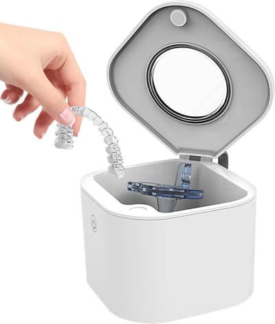 Retainer Cleaner Case - Bewaarhouder Mondstuk - Hygiënisch Opbergen - UV-licht Reiniging - 11 x 11 x 8.3 cm - Wit