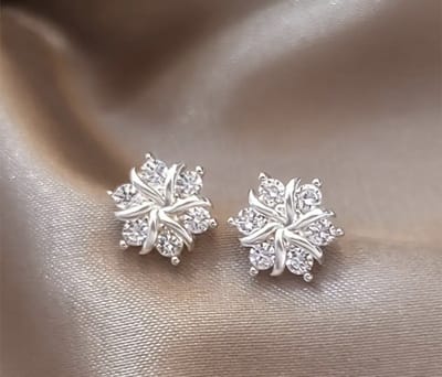 Vibe - Sneeuwster - Xmas - Christmas - zilver- ster- juweel - geschenk - feestdagen - oorbel - oorknop