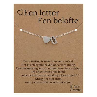 Letter Q Armband op Cadeau Kaartje - Een letter, een belofte - 15,5cm + 5,5cm verstelbaar Zilverkleurig Stainless Steel - Initiaal & Hartje Hanger - Pax Amare