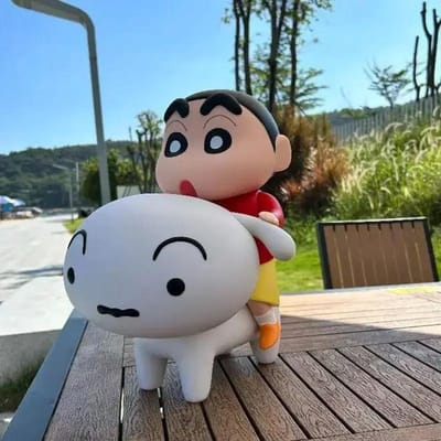 Nieuwe Crayon Shin-Chan Anime Figuur Crayon Shin-Chan Rijdt op Nohara Shiro Actiefiguur Model Speelgoed Kawaii Decoratie Verzamelen Cadeaus 8cm gray