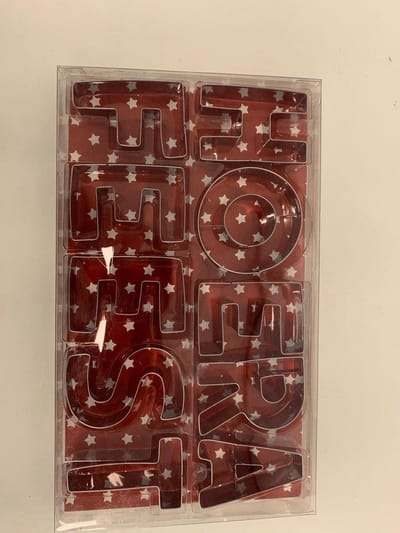 Uitsteekvormpjes  - '' Hoera Feest '' - Koekvormpjes - Keuken - Bakken - Cadeau Tip !!