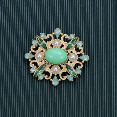Barokke Verfijnde Dames Kristallen Badges Spelden Vintage Paleis Metaal Emaille Broches Spelden Elegante Dame Pak Kleding Sieraden beige