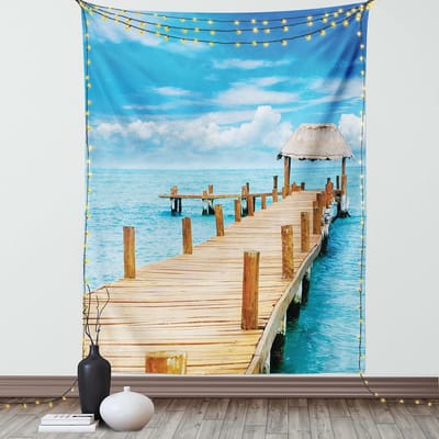 ABAKUHAUS Pier Wandtapijt, Tropisch zeegezicht Houten Looppad, Woonkamer Slaapkamer Wanddoek Zijdezacht Satijn Wandtapijt, 100 x 150 cm, Licht Hemelsblauw Zandbruin