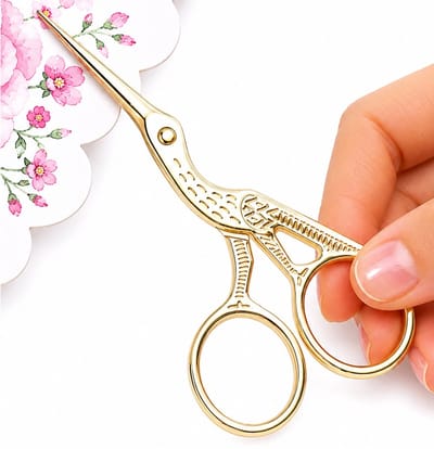 Vintage Ooievaar Borduurschaar Goud 9,3 cm – RVS Embroidery Schaar met Spitse Punt – Retro Kraanvogel/Ooievaar Design voor Borduren, Naaien, Haken, DIY & Precisiewerk
