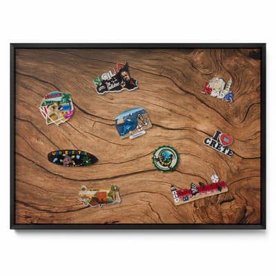 Tulup Magneetbord met Zwarte Frame - Bruin Magneetbord Met Decoratieve Patronen - 70 cm x 50 cm - Gebarsten houttextuur - Magneetbord Multifunctioneel - Magneetbord Voor Thuiskantoor - Magnetisch Bord voor Thuis en Kantoor