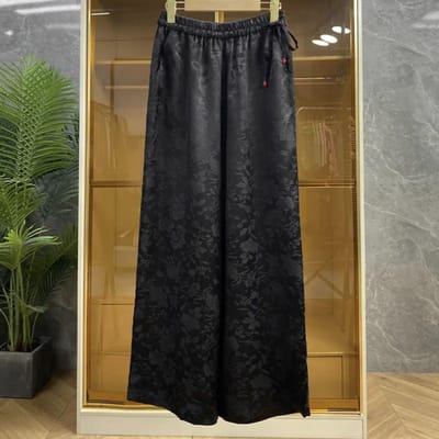 Nieuwe Chinese Stijl Fluwelen Broeken voor Dames in de Lente Nieuwe Zachte en Losse Vallende Smalle Versie Rechte Wijde Pijp Casual Broeken 4XL zwart