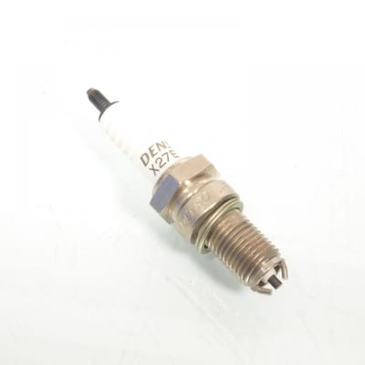 Bougie d'allumage Denso pour moto Suzuki 750 Gsx-R 1988 à 1989 X27ETR=JR9C Neuf
