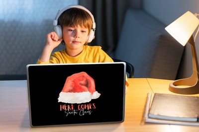 Laptop sticker - 11.6 inch - Kerst - Quotes - Here comes Santa Claus - Spreuken - 30x21cm - Laptopstickers - Laptop skin - Cover