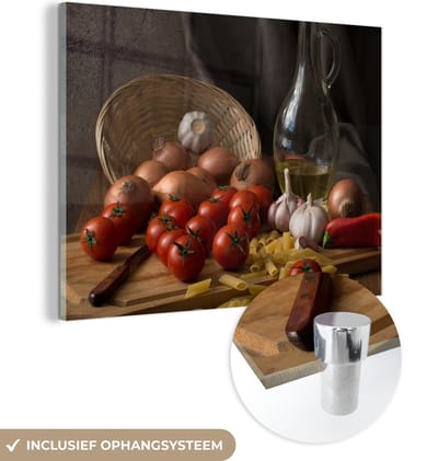 MuchoWow® Glasschilderij 160x120 cm - Schilderij acrylglas - Snijplank - Groente - Stilleven - Pasta - Uit - Tomaat - Snijplank - Foto op glas - Muurdecoratie woonkamer - Wanddecoratie slaapkamer - Schilderijen