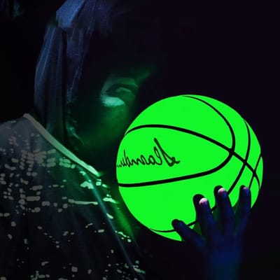 Luminous Basketbal met Reflecterende Holografische Afwerking, Inclusief Mesh Tas en Pompnaald, Perfect Cadeau voor Tieners en Volwassenen, Ideaal voor Avondspelletjes en Sportactiviteiten