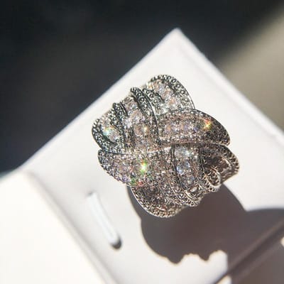 Ingelegd met Super Flash Zirconium Ring Nobele en Elegante Sfeer Precisie Kleurbescherming Europese en Amerikaanse Ringen No. 10