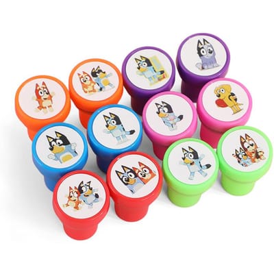 12 Stuks/Set Bluey En Bingo Seal Bandit Chilli Gelukssokken Anime Figuren Kleurrijk Patroon Stempel Kinderen Speelgoed Cadeau blue
